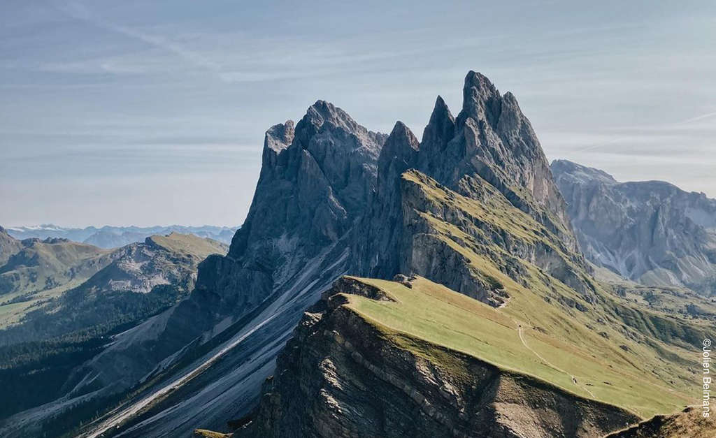 Travel header