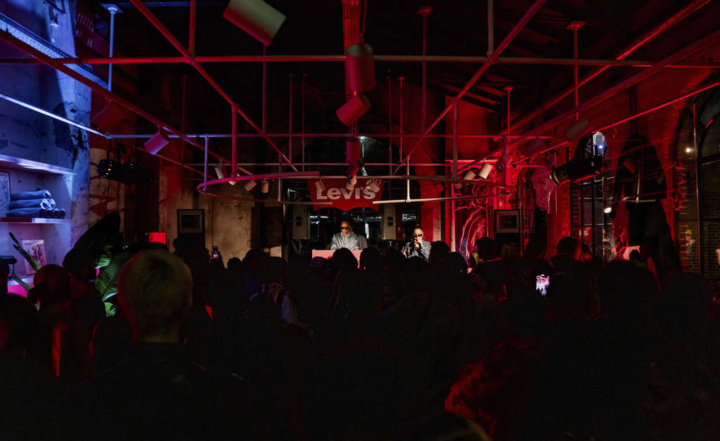 Oona Levis Tailored Thursdays cover