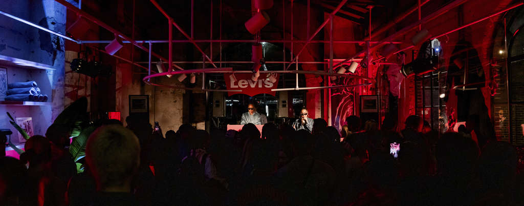 Oona Levis Tailored Thursdays cover