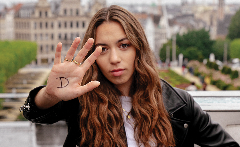 Oona 0702 Loreal Case Header